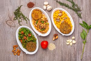 1. Pesto de castañas
2. Boñesa Plant Based
3. Mac and Cheese de la casa
(Todas incluyen 1 burger) at Holy Plants in Lima