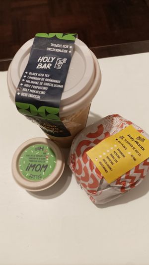 Holy Mokaccino + hamburguesa mediterránea at Holy Plants in Lima