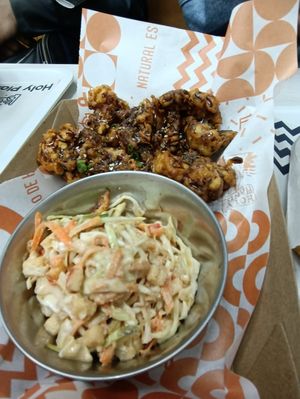 Combo fiesta: coliflowers (probamos la de teriyaki) + ensalada at Holy Plants in Lima