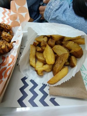 Las papas estaba crujientes 😋 at Holy Plants in Lima