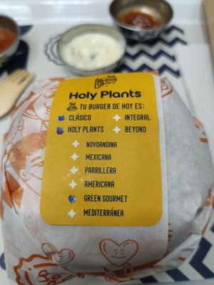 Está es la presentación de las hamburguesas . Puedes elegir tipo de pan, hamburguesa. at Holy Plants in Lima