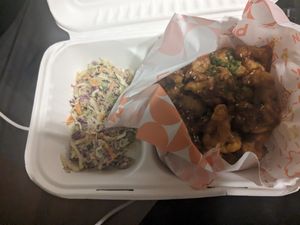 Cauliflower wings bbq and coleslaw at Holy Plants in Lima