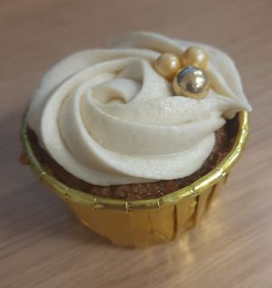 Carrot cake cupcake at The Nakey Cakey Bakery in Castletown