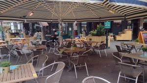 Outdoor seating at Zeta in The Hague