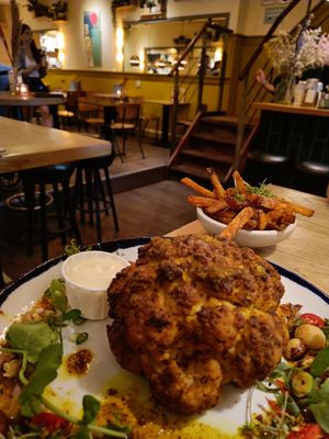 Cauliflower, with accompanying sweet potato fries at Zeta in The Hague