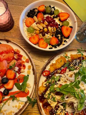 Yoghurt, pink pancakes and Japanese pancakes   at Zeta in The Hague