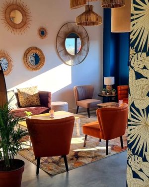 Coin salon at L'Originalithé in St-paul-trois-chateaux