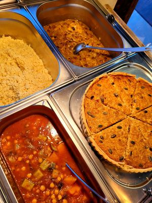 Tarte, plats at L'Originalithé in St-paul-trois-chateaux