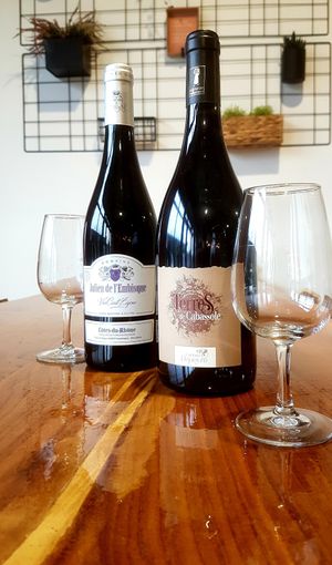 Vins locaux at L'Originalithé in St-paul-trois-chateaux