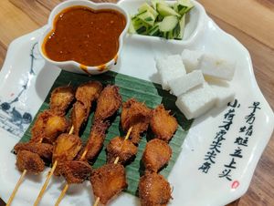 satay with peanut gravy , rice and cucumber at Xiang Ji 香積素食 in Johor Bahru