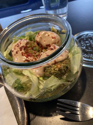 Lunch Special (11€) Falafel Hummus Salat  at Nina‘s Deli in Dreieich