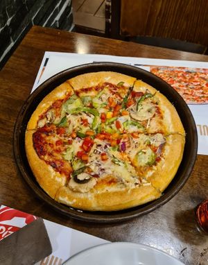 Pizza Garden Lovers (veganized) at Pizza Hut in Antwerpen