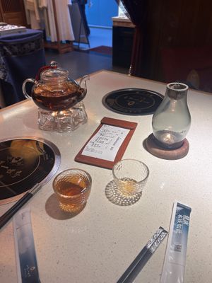 Pot of tea when we arrived  at Yi Ye Yi Shijie - 一叶一世界 in Shenzhen