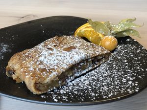 Apfelstrudel (vegan:)  at Sankt Annas - Augustenstraße  in Munich