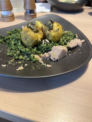 Es waren mal 3 knödel sorry😄 at Sankt Annas - Augustenstraße  in Munich