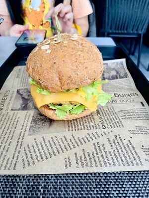 Vegan cheese and soy chicken burger at Vegan Vegetable Food Exchange - 蔬食汇 in Shenzhen
