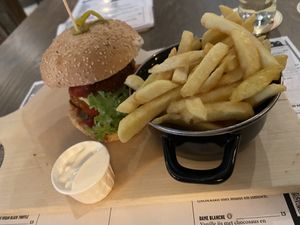 Chili sin carne burger at Cine Café in Vlissingen