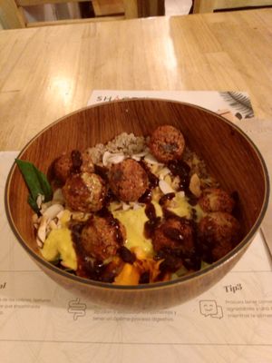 Bowl with lentil meatballs and other items at Shagra in Manizales