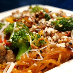 Spicy Red Thai Curry Noodles at Symbiosis Plant-based Eats in Paramaribo