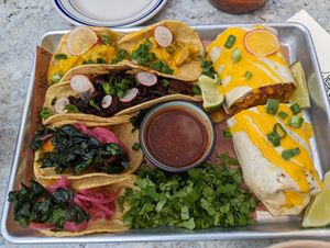Hold the meat plate, specified vegan at LA Brea in Zurich