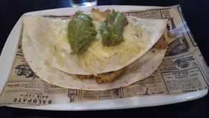 Quesadilla vegana de Heura at El Purgatorio in Cartagena