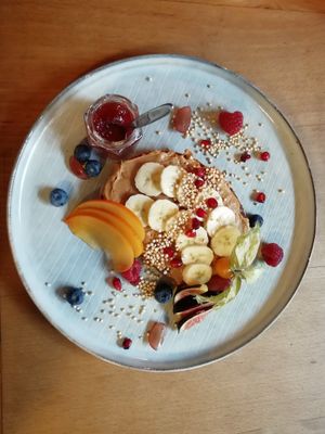 Bread with peanut butter, jam and banana at Café Schöllers in Bonn