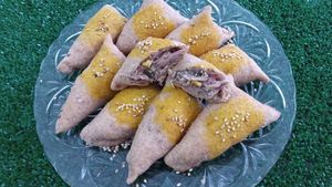 Esfirras integrais de fibra de jaca e milho verde (carne de jaca) at Nativa Brasil in Sao Paulo