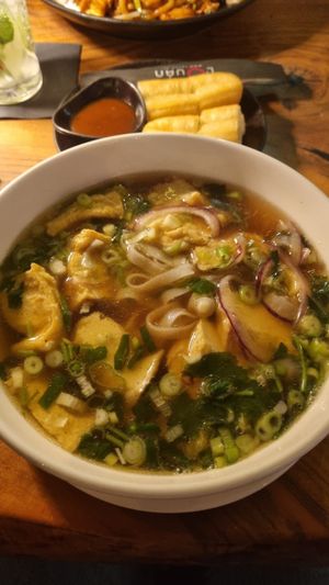 Pho mit Tofu at L'Quán in Hamburg