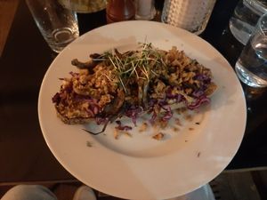 Vegan "sandwich" with mushrooms, red cabbage and onions at Propeller in Vienna