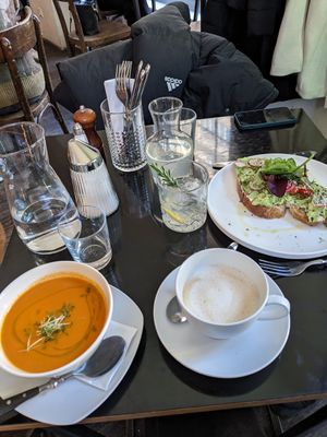 Tomato chipotle soup, avocado toast at Propeller in Vienna