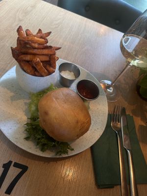 Cheezy Burger   at Cultivate Food in Oslo