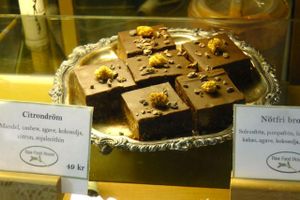 Delicious looking raw food treats... at Raw Food House in Malmo