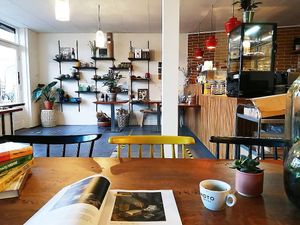 interior at Buna Koffiebar in Castricum