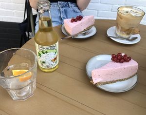 Coffee, soda, and vegan strawberry cheesecake  at Buna Koffiebar in Castricum