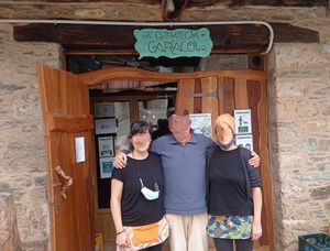 The entrance of the restaurant at La Estrategia del Caracol in Santalla Del Bierzo