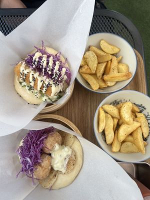 Dang look at all that sauce 😮‍💨  at Luu's Bao in Osaka
