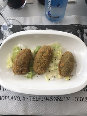Fritos veganos: mijo, alubias rojas y avena. Muy buenos at Larraisko in Pamplona