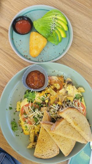 Omelette with Avo & Hashbrown at Vega in Spring Hill