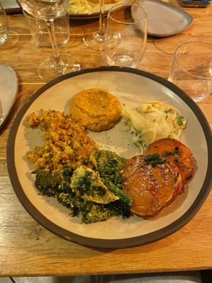 Plat : quinoa, patate douce, crème poivron, fenouil   at L'Etable d'Ossau in Buzy