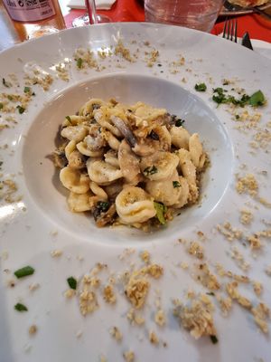 Pasta with mushroom, walnuts and parsley #Veganuary at Pizzeria Boccaccio in Gran Canaria