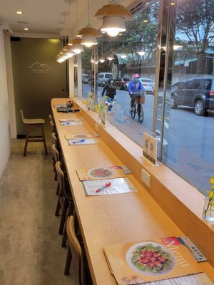 Seating at Yangming Spring - 陽明春天蔬食 - Branch Da'an in Taipei