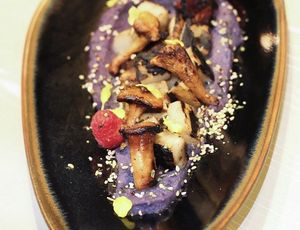 Ceviche de girgolas
Leche de tigre de coliflor confitado, plátano frito y
maíz chulpi. at Veg & the Gang - Carrer Casanova in Barcelona