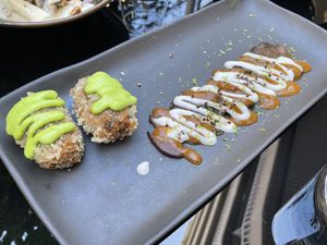 Croquetas de boniato y Tiradito de Shitake #Veganuary at Veg & the Gang - Carrer Casanova in Barcelona