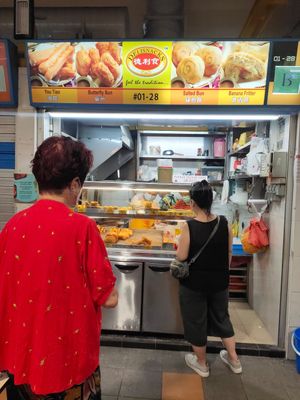 Stall front at Delisnacks 德利食 - Fengshan in East Singapore