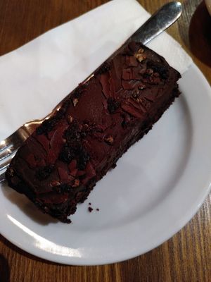 Chocolate cake (June 2023) at 200 Degrees Coffee in York