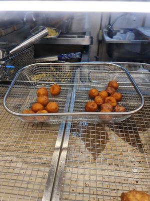 Sweet Potato balls!!! ~ 27/11/21 at Xi De Li 西得利 - Fengshan in East Singapore