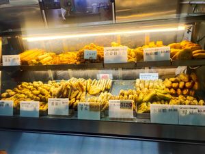 Items available at Lee Kee Pisang Goreng 李記香蕉炸 in East Singapore