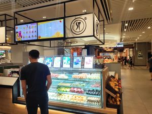 Stall front at SIN - SF Fruits & Juices - Jewel in East Singapore