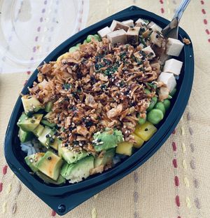 Poke bowl de tofu at Annapurna in Getxo