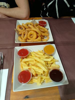 Patatas y aros de cebolla at Annapurna in Getxo